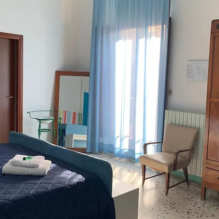 호스텔 Casa Di Chiara 크로토네