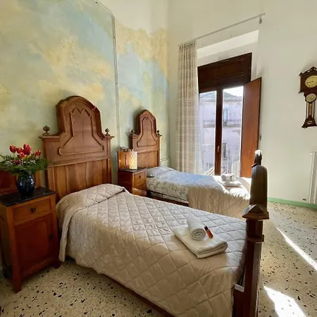 Casa Di Chiara Hostel